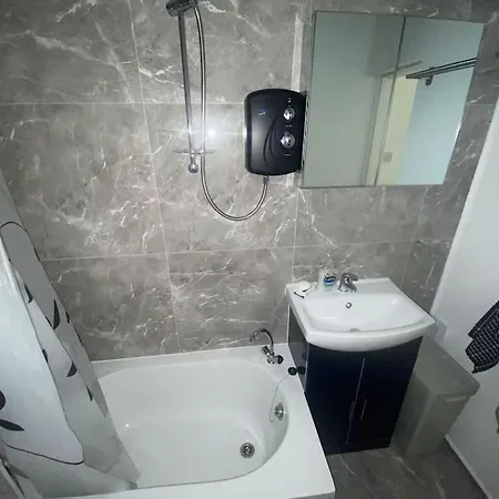Apartament Steps Away From The Action Edynburg