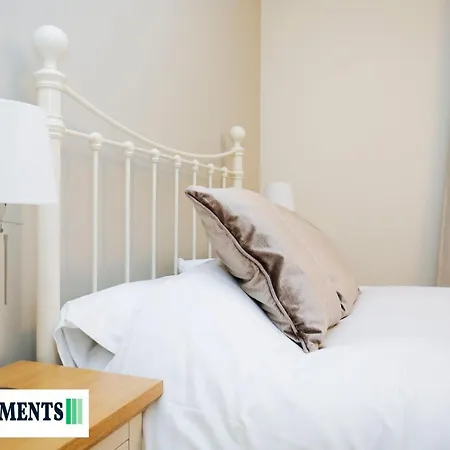 Large 2 Bed Centre - Free Parking Apartamento