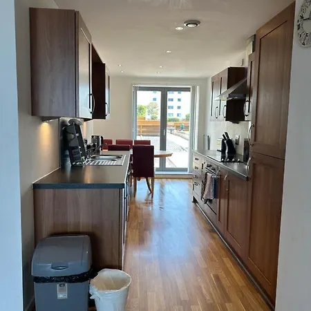 Stunning Waterfront Western Harbour Apartament