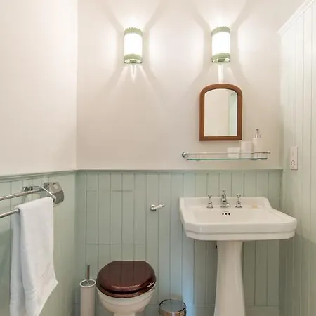 בית נופש The Pavilion At Lamb's House *