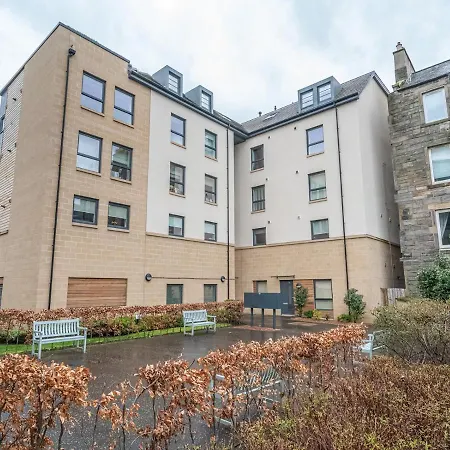 Cosy Modern Flat Pass The Keys *
