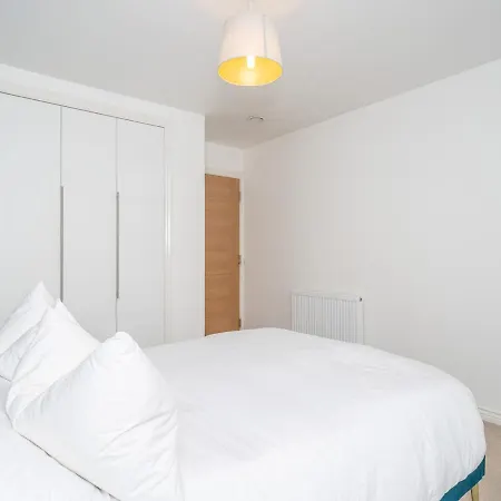 Cosy Modern Flat Pass The Keys Apartment *