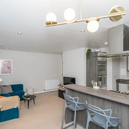 Apartment Cosy Modern Flat Pass The Keys