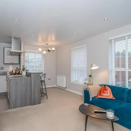 Cosy Modern Flat Pass The Keys Apartment