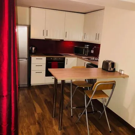 Vibrant At The Shore In Leith Apartment