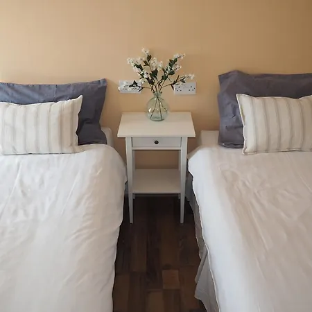 בית הארחה City Guest House אדינבורו