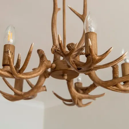 Modern Royal Mile 2 Bed Flat - Pass The Keys * Edinburgh