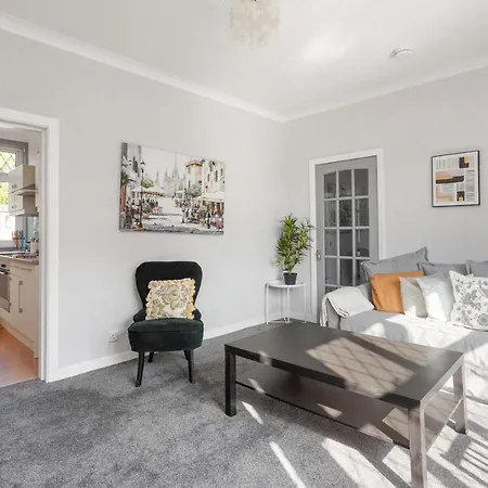 Casa de Férias Lovely 3bed House-private Parking Edimburgo