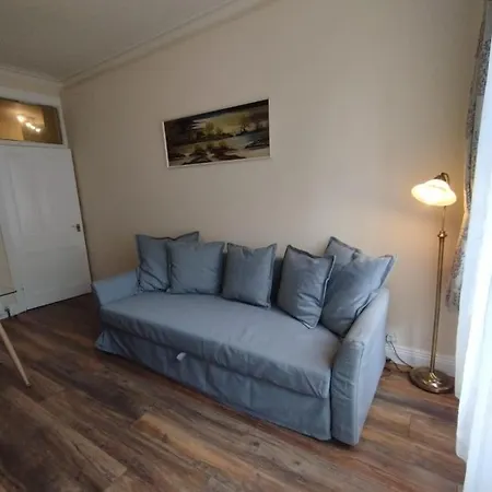 Apartmán 2 Bedrooms Flat Central Edinburgh, Sleeps 6, In The Shadow Of Holyrood Park And Arthur's Seat With Free Parking, Two Bed Edinburgh