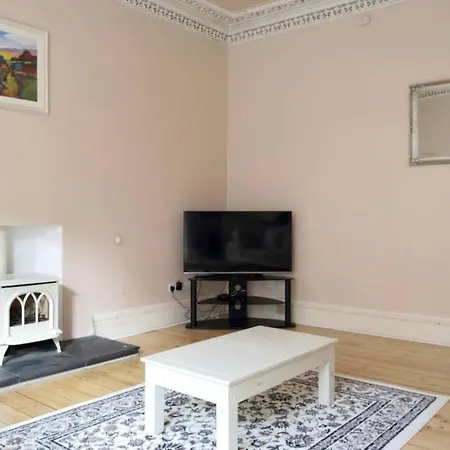Spacious 4bd Terraced Flat - Old Town * Edinburgh