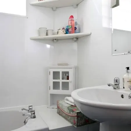 Spacious 4bd Terraced Flat - Old Town * Edinburgh