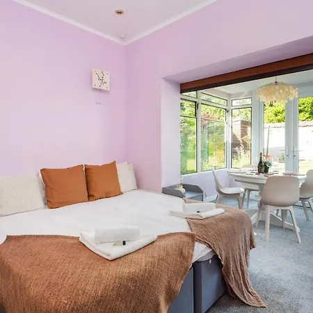 Casa de Férias Lovely 3bed House-private Parking Edimburgo