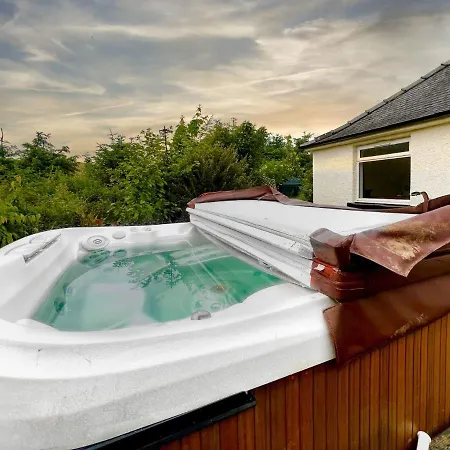 Damhead In With A Hot Tub *