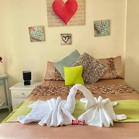 Lovely Double With Private Bathroom And Double With Shared Toilet & Parking Free * Edinburgh