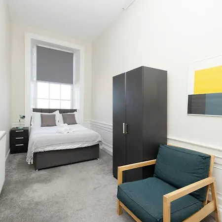 Altido 11 Bedroom Flat In The Centre *