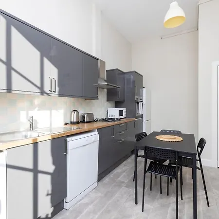 Altido 11 Bedroom Flat In The Centre