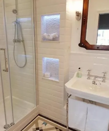 Barony House 5 Star Boutique Bk Direct