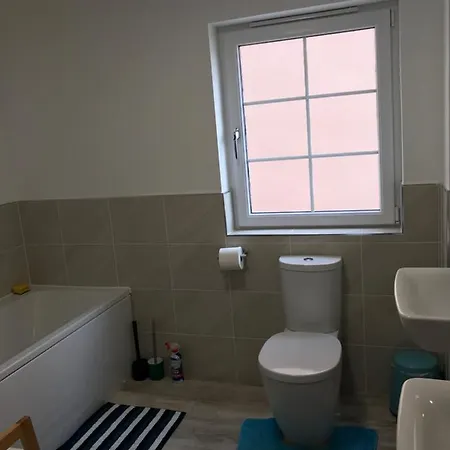 Large En Bedroom With One Double Bed No Breakfast Provided Maison d'hôtes 3*