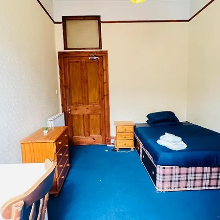 Massive 5bed 2bath Flat Available For Fringe Festival *