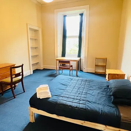 Massive 5bed 2bath Flat Available For Fringe Festival