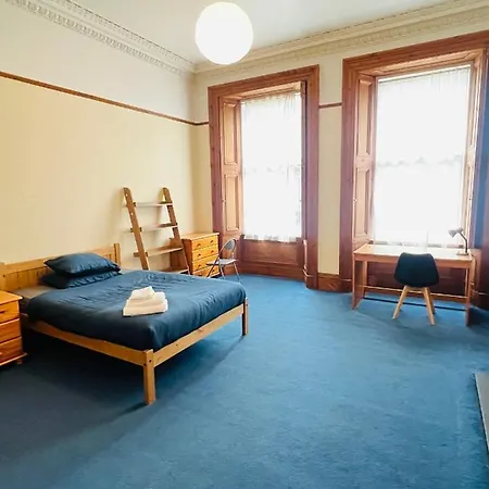 Massive 5bed 2bath Flat Available For Fringe Festival Apartment