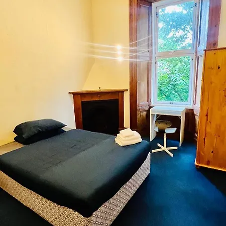 Massive 5bed 2bath Flat Available For Fringe Festival Apartment