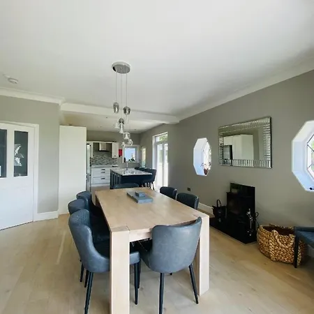 Villa Gorgeous Family 15 Mins From Centre