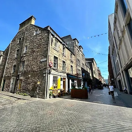 Centre Hidden Hideout For 2 Apartment