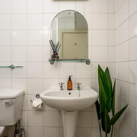 Retro New Town Garden Flat * Edinburgh