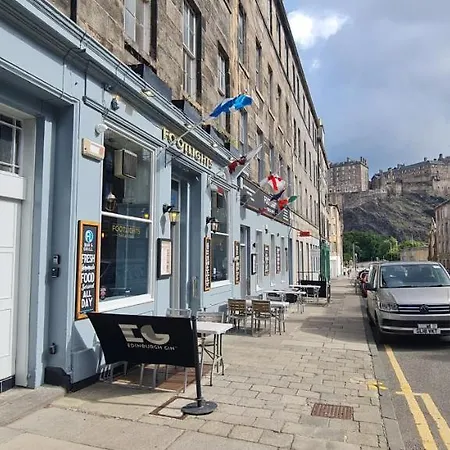 Large 4 Bed Edinburgh