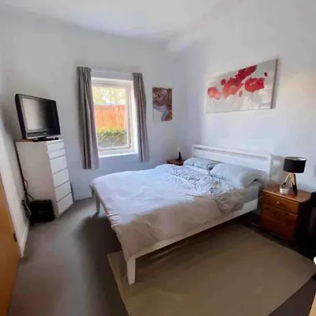 公寓 Fantastic Two Bedroom Flat. Quick Bus Routes Into Town. *