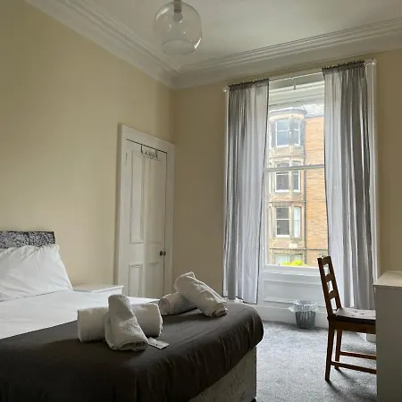 Specious Retreat With Famous Park Views Апартаменты