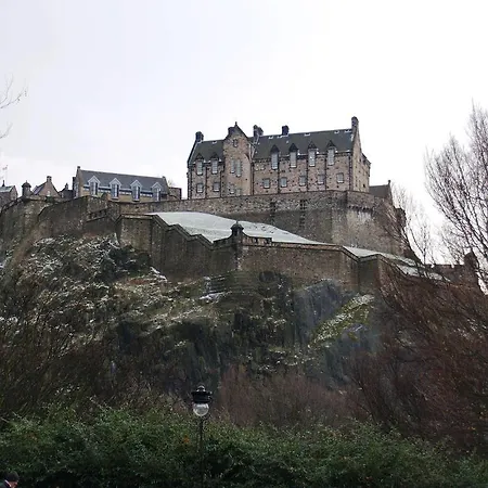 爱丁堡尼德里街公寓