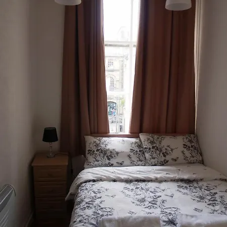 爱丁堡尼德里街公寓