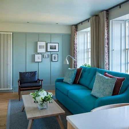 Apartahotel Abbey Apartments, At Holyrood 4*