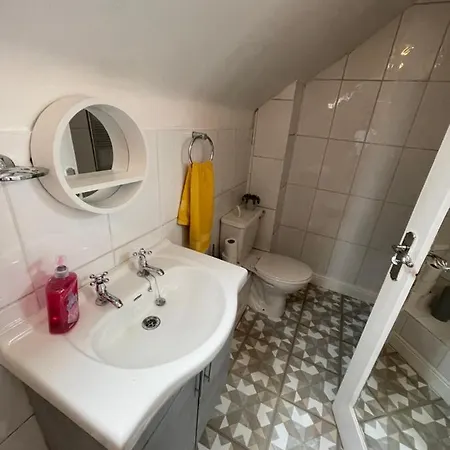 1 Bed Flat At Drum Street Apartamento