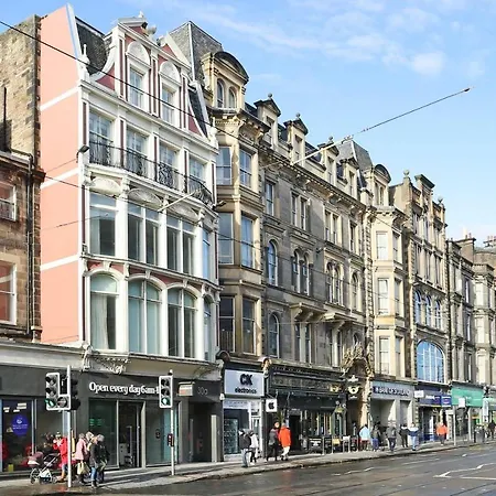דירה Stunning West End Hub אדינבורו