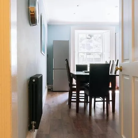 Spacious & Welcoming 2bd Flat - Appartamento *