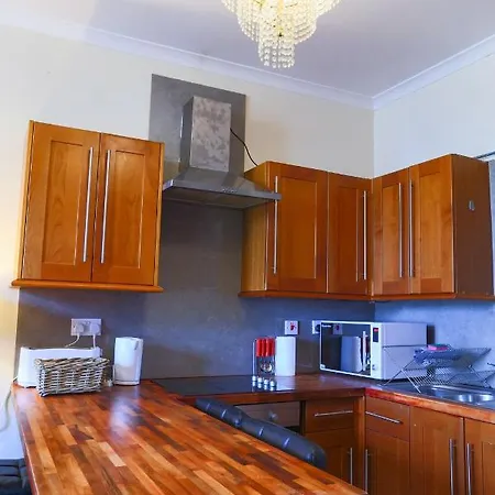 1 Minute From Royal Mile, Large 5 Bed Appartamento *