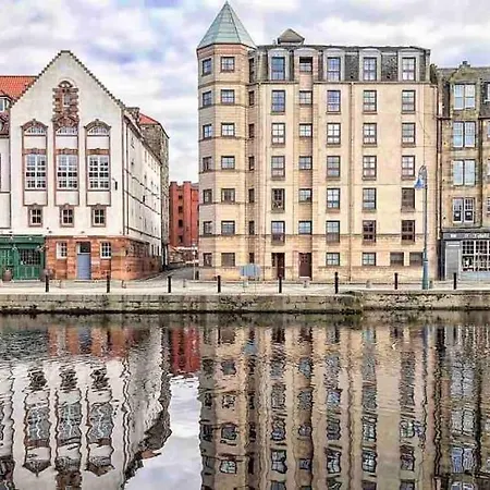 Timber Bush Apartment Edinburgh
