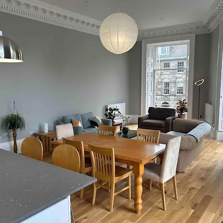 Timber Bush Apartment Edinburgh