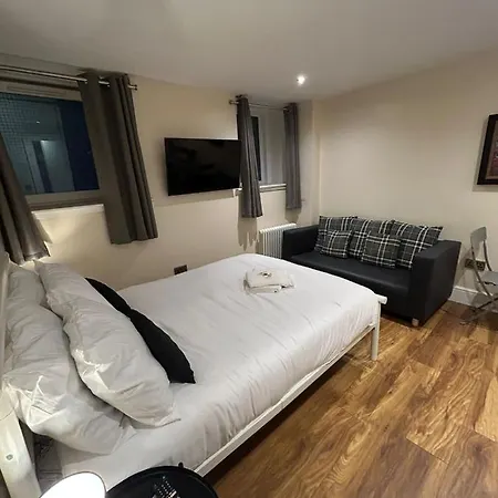 Modern Double With Sofa Homestay *