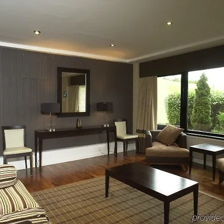 Doubletree By Hilton Edinburgh - Queensferry Crossing מלון נורת' קווינספרי