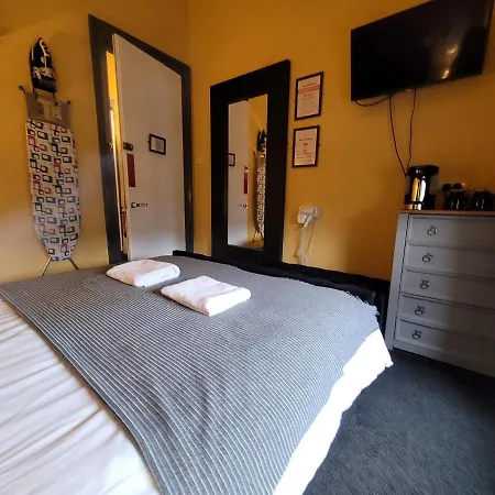 - Gilmore ゲストハウス エディンバラ