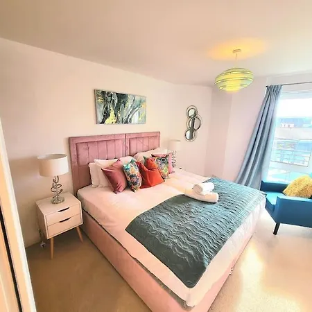 Beautiful Penthouse Sleeps 6 On Actual Beds Lägenhet