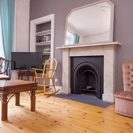 Joivy Splendid Near Haymarket * Edinburgh