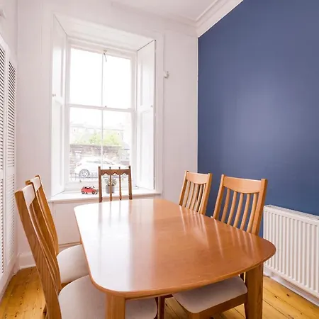 Joivy Splendid Near Haymarket Daire Edinburgh