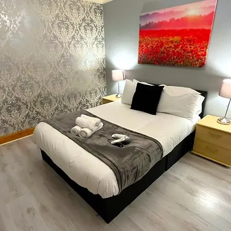 Elegant 2 Bedroom *