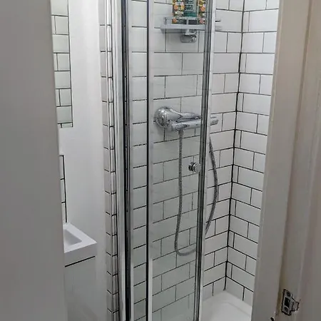 Private With Terrace And Free Parking * Edinburgh