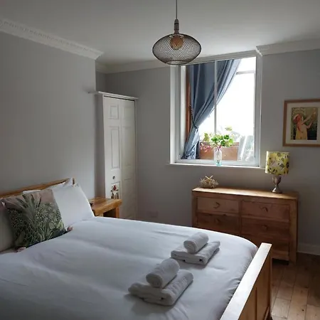 Portobello Charming Seaside 3-br * EDI